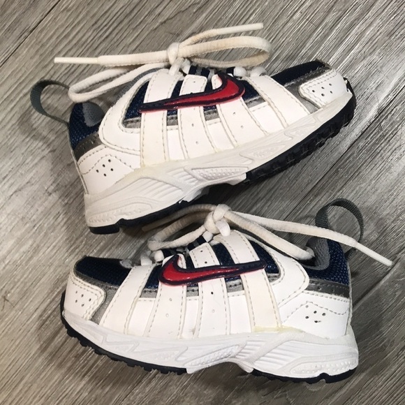 Nike Retro Advantage Runner Toddler Sneakers in Red, White, and Blue size 3C - Picture 1 of 9